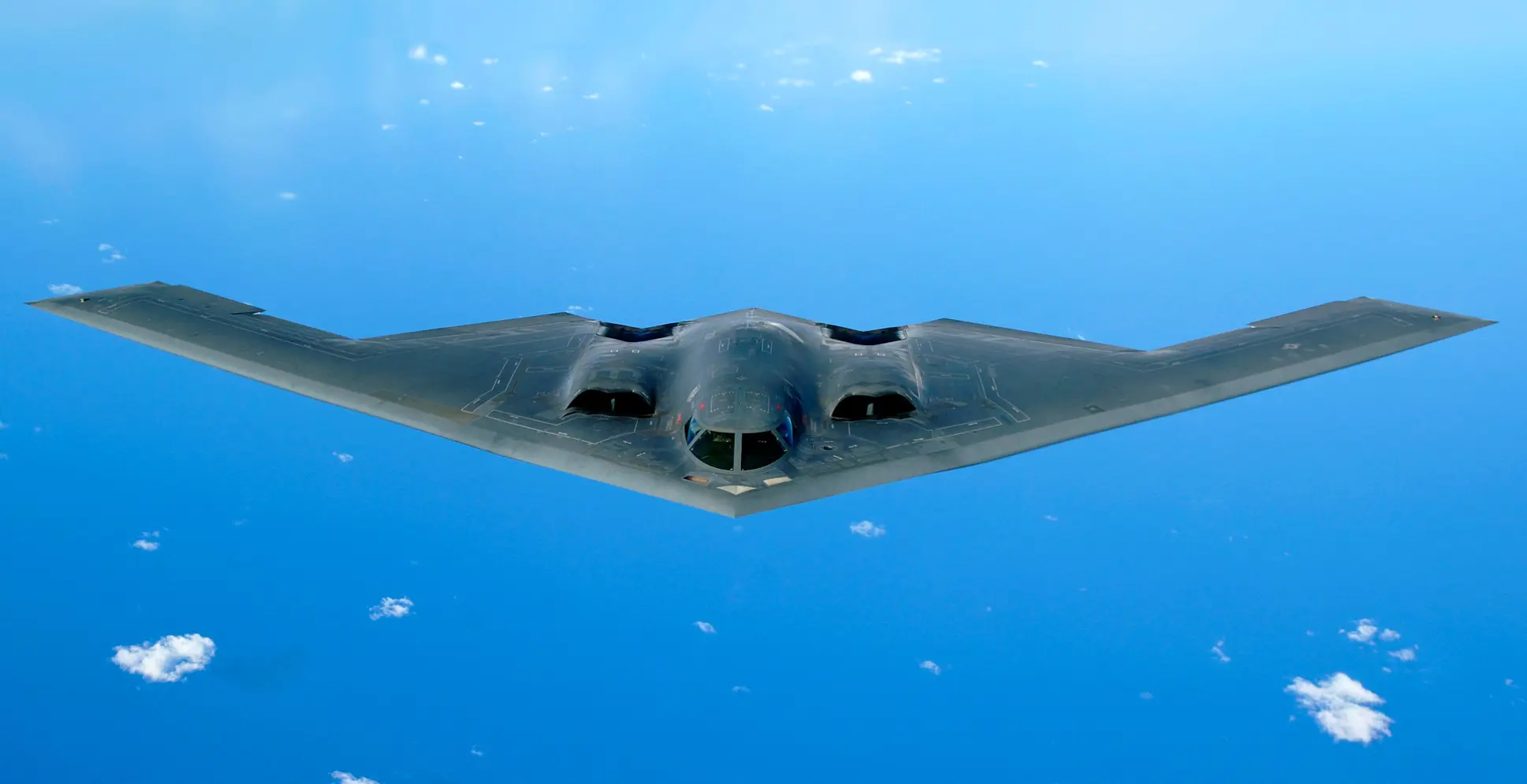 B-2 Spirit Stealth Bomber - Máy bay đắt nhất thế giới giới hạn nhất 