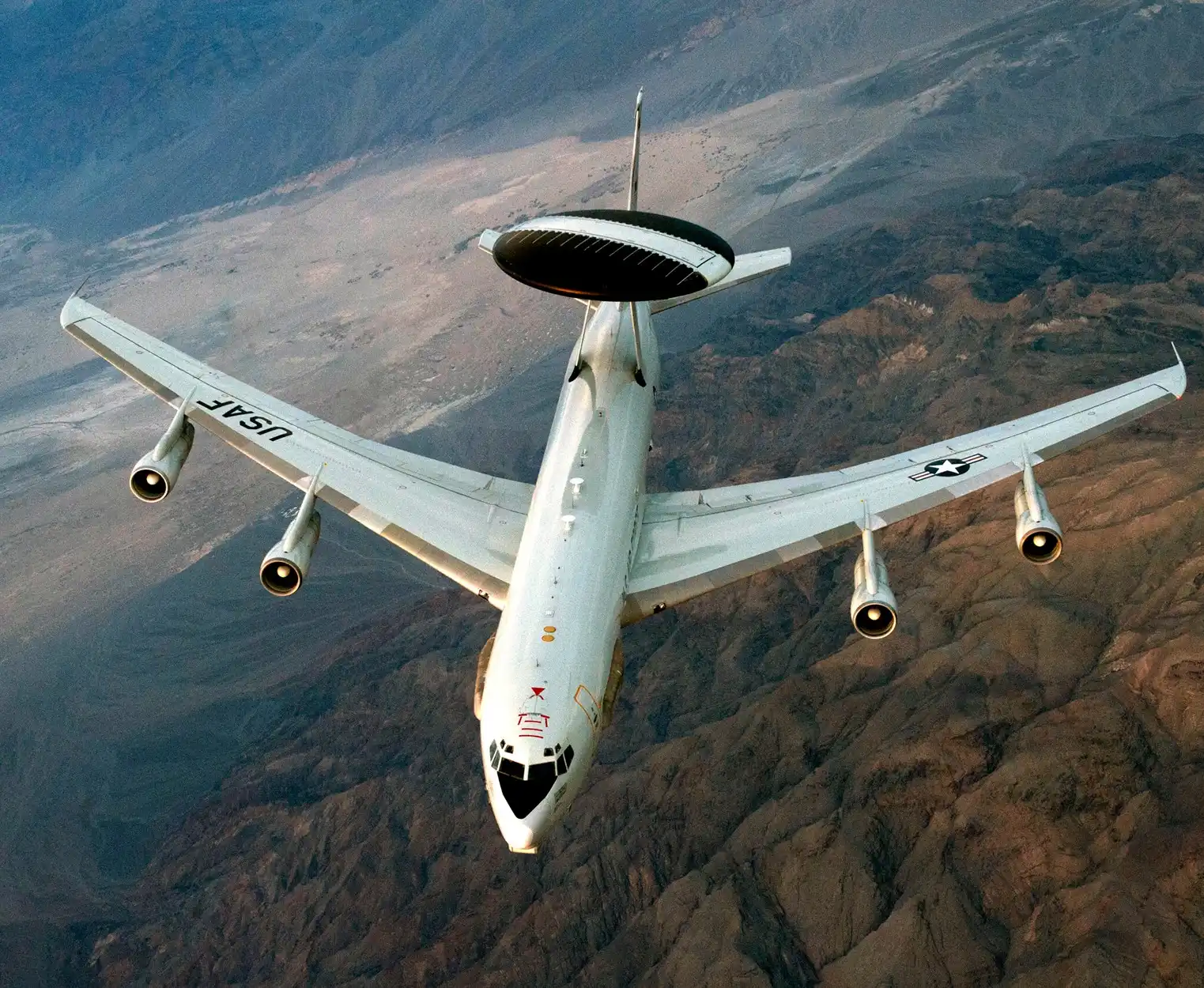 E-3 Sentry AWACS - Máy bay đắt nhất thế giới tân tiến 