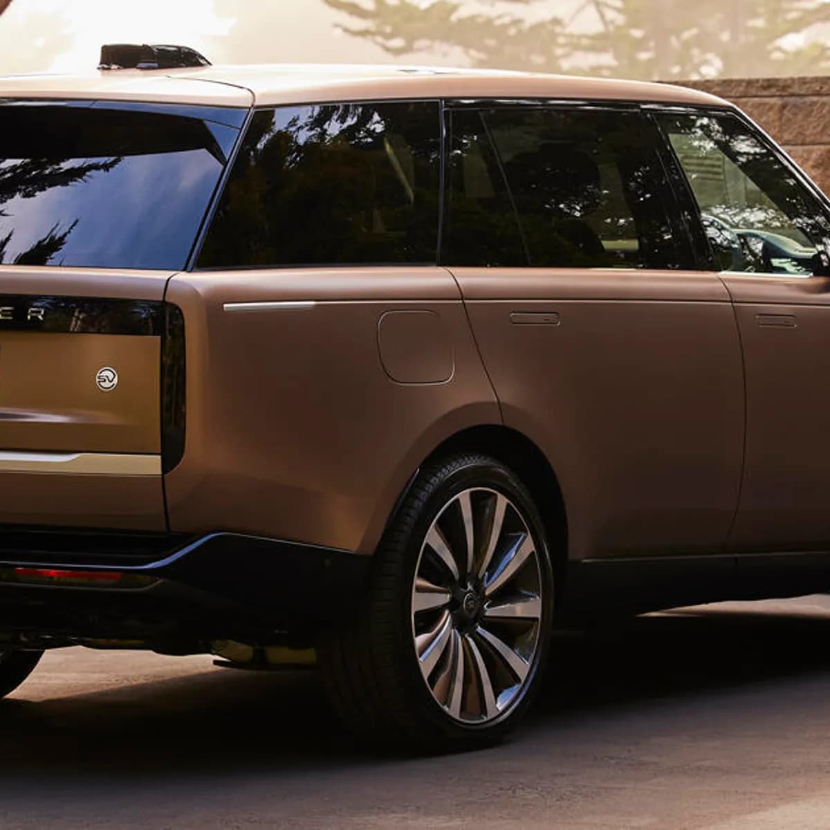 Siêu xe Range Rover giá đắt nhất có gì đặc biệt?